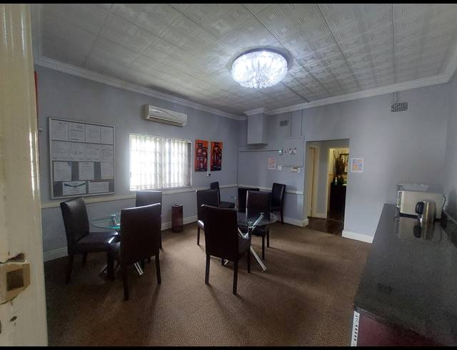 900M² BUILDING FOR SALE IN SCOTTSVILLE